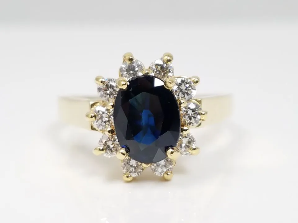 Elegant 18k White Gold Natural Sapphire Diamond Ring