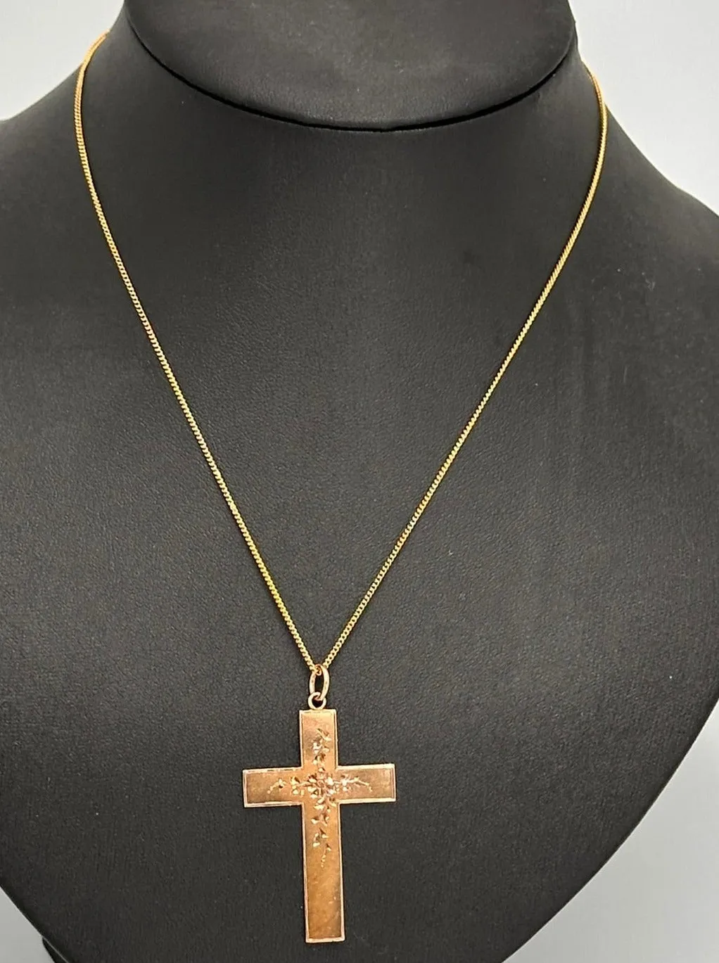 Exquisite 9ct Yellow Gold Cross Pendant - Timeless Elegance & Craftsmanship