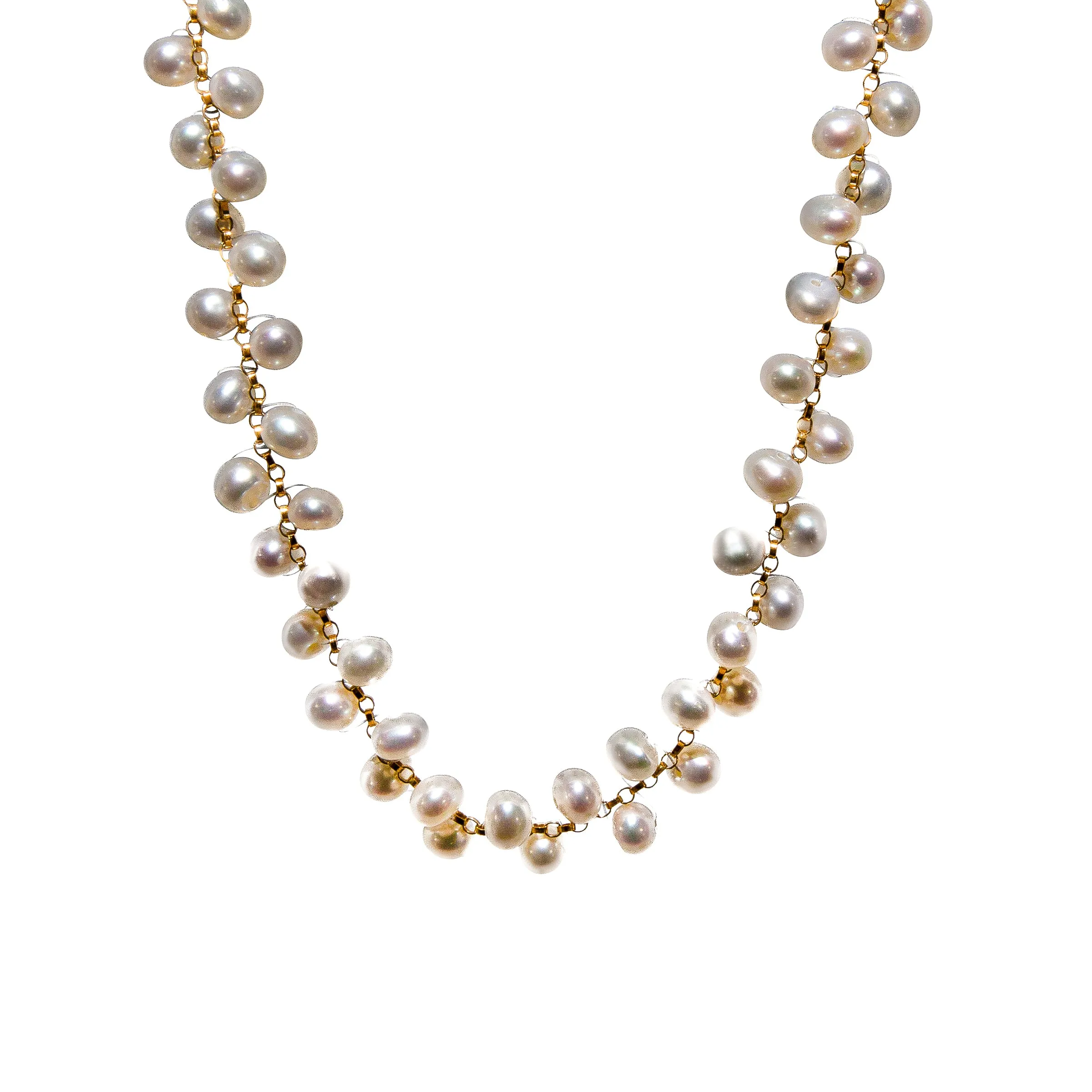 Gleaming Pearl Circle Necklace