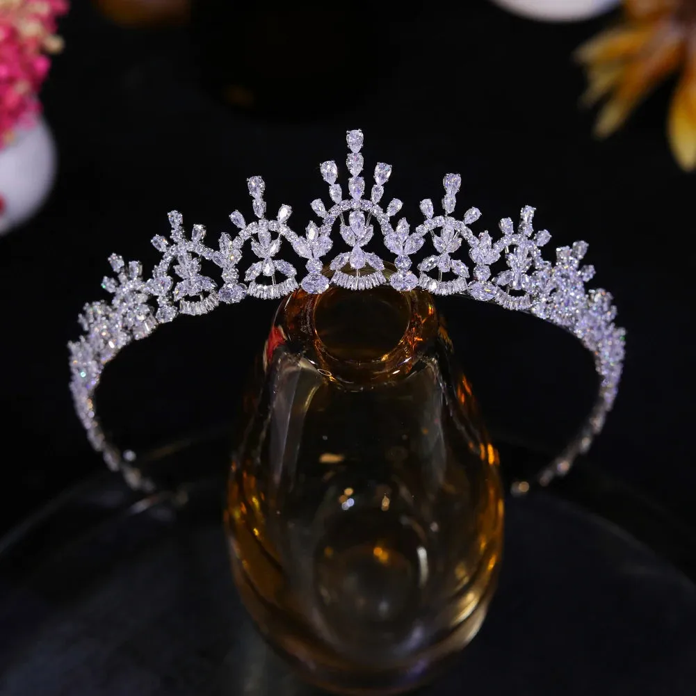 New Design Tiara Sparkling Bridal Headwear Bridal Crystal Cubic Zirconia Hair Band