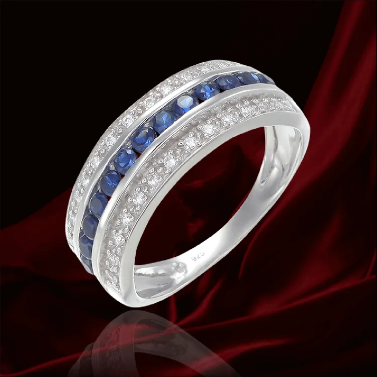 Sparkling Luscious Ring with Sapphire